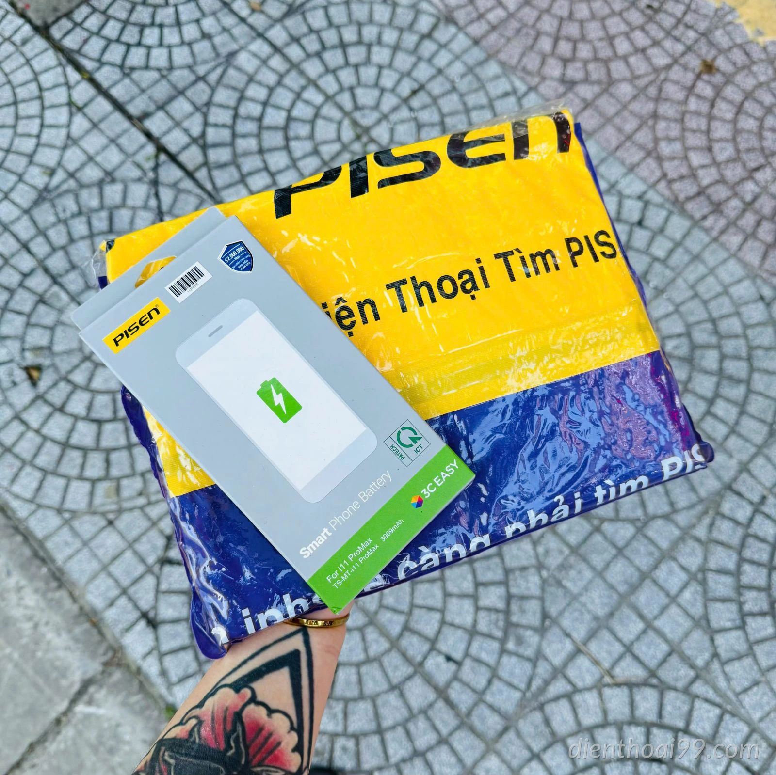 Thay Pin iPhone Pisen - Nhận Ngay Áo Mưa Cao Cấp Tại Điện Thoại 99 Đà Nẵng