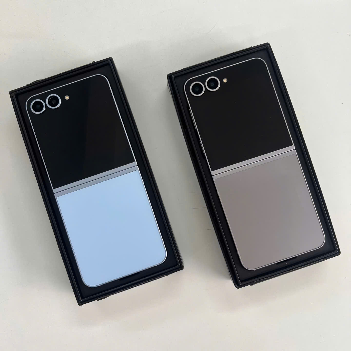 Samsung Z Flip 6 Pin và sạc